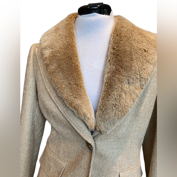 Anne Klein Jackets & Blazers - Anne Klein Blazer Removable Faux Fur Size 6 NWT
